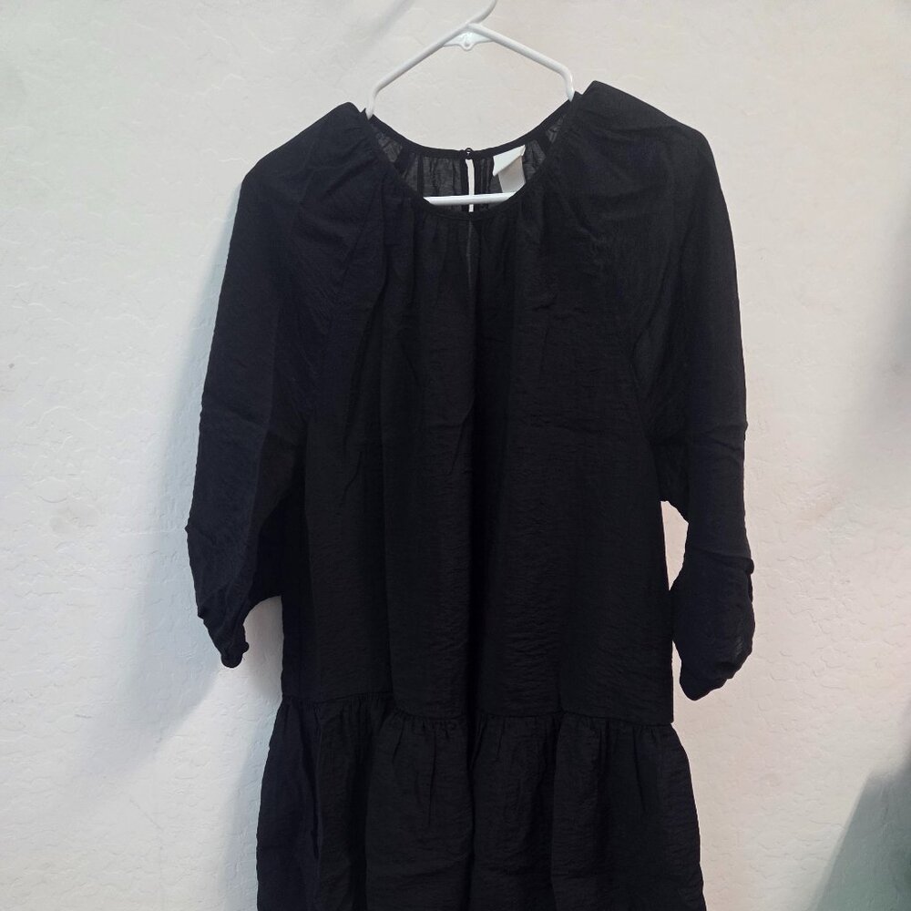 H‎ & M Black Stunning Dress-Size Small-Flowy and Chic-Grunge Goth